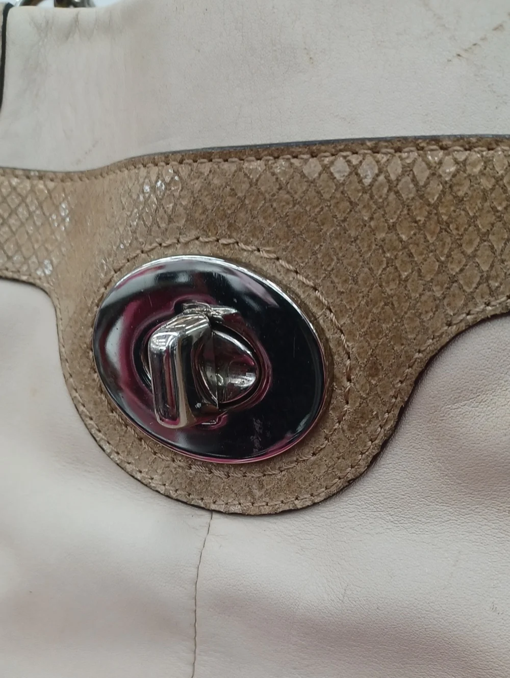 Coach Penelope Carryall F16531 - Picture 2 of 15